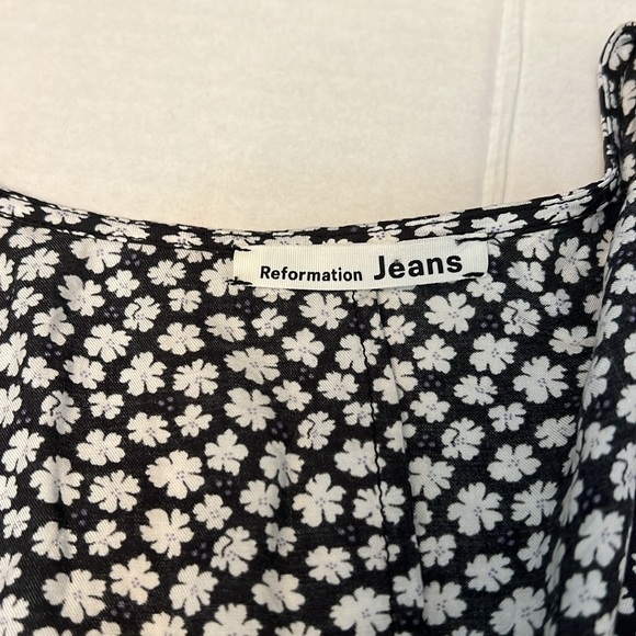 REFORMATION BLACK & WHITE FLORAL WRAP DRESS MEDIUM - Picture 9 of 12